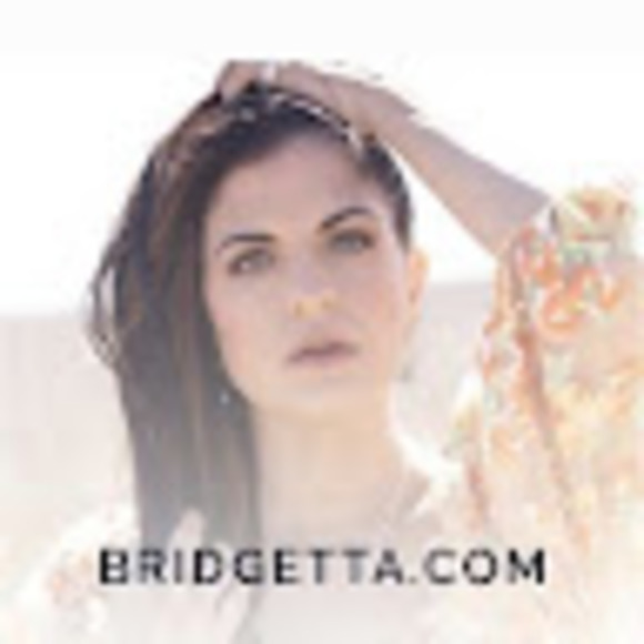 Meet your Posher, Bridgetta - Picture 1 of 1